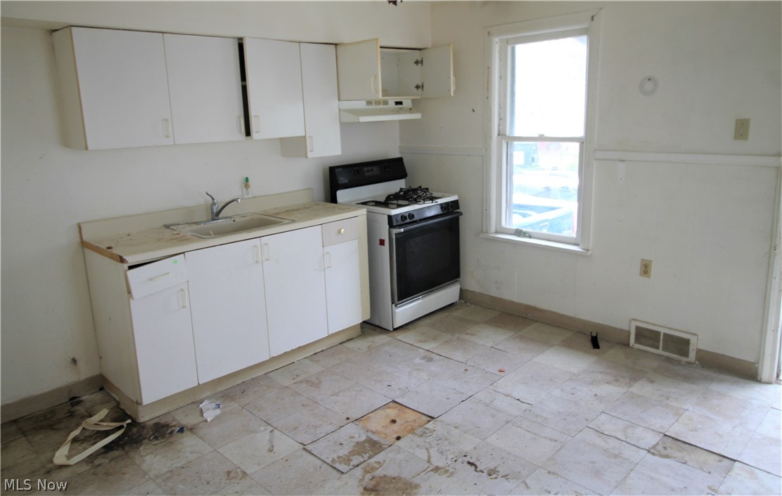 Upland Lawn - Residential Income