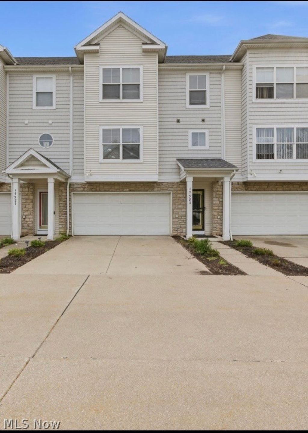 Photo of 17583 Wildwood Lane, Cleveland, OH 44119 (MLS # 5205386)