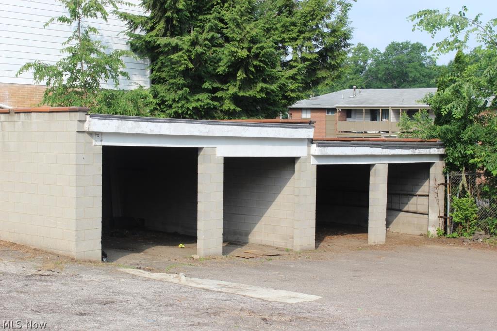 Park Heights Estate #8 - Commercial Sale