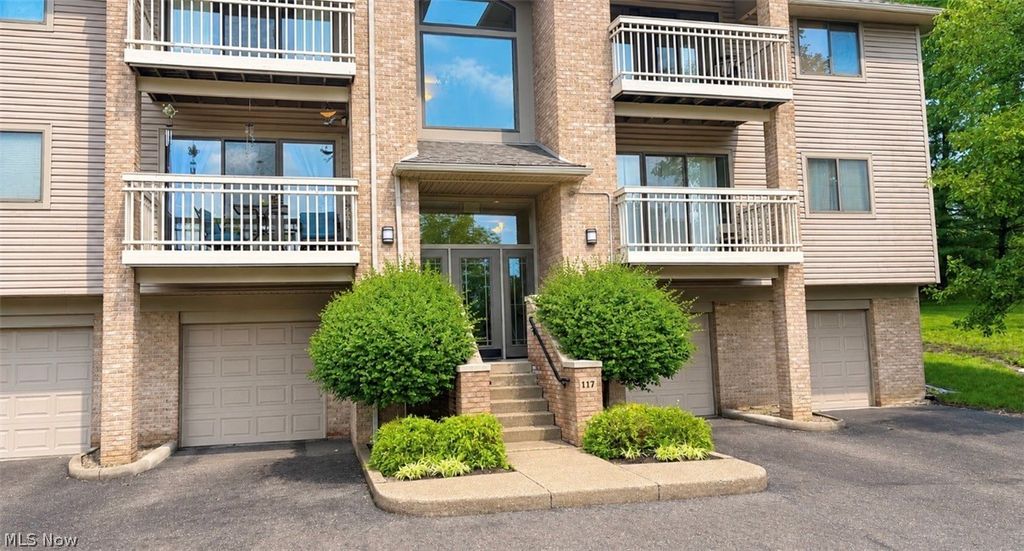 Photo of 3800 Rosemont Boulevard #117B, Fairlawn, OH 44333 (MLS # 5221260)