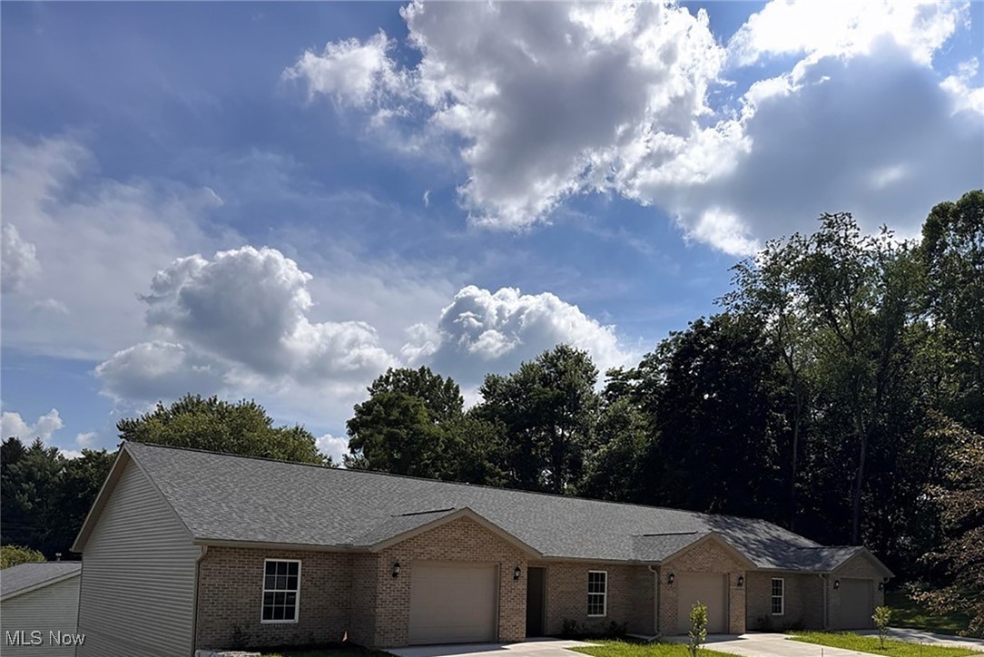 Brambly Hedge Knoll Condo - Residential