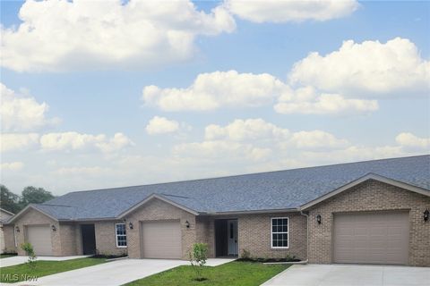 Condo For Sale - 203 Knollton Drive<br/> Holmes County, Millersburg, OH 44654