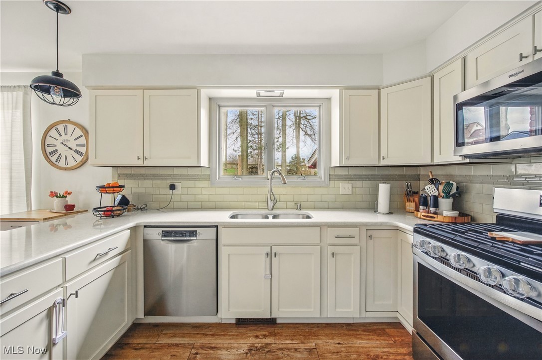 880 Blueberry Hill Drive, Canfield, Ohio image 19