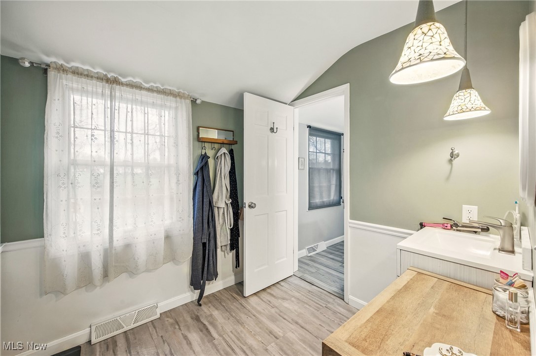 880 Blueberry Hill Drive, Canfield, Ohio image 32