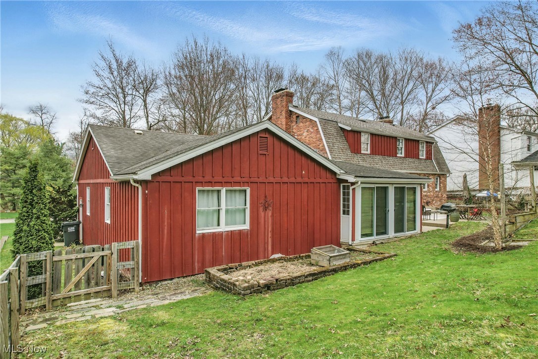 880 Blueberry Hill Drive, Canfield, Ohio image 5