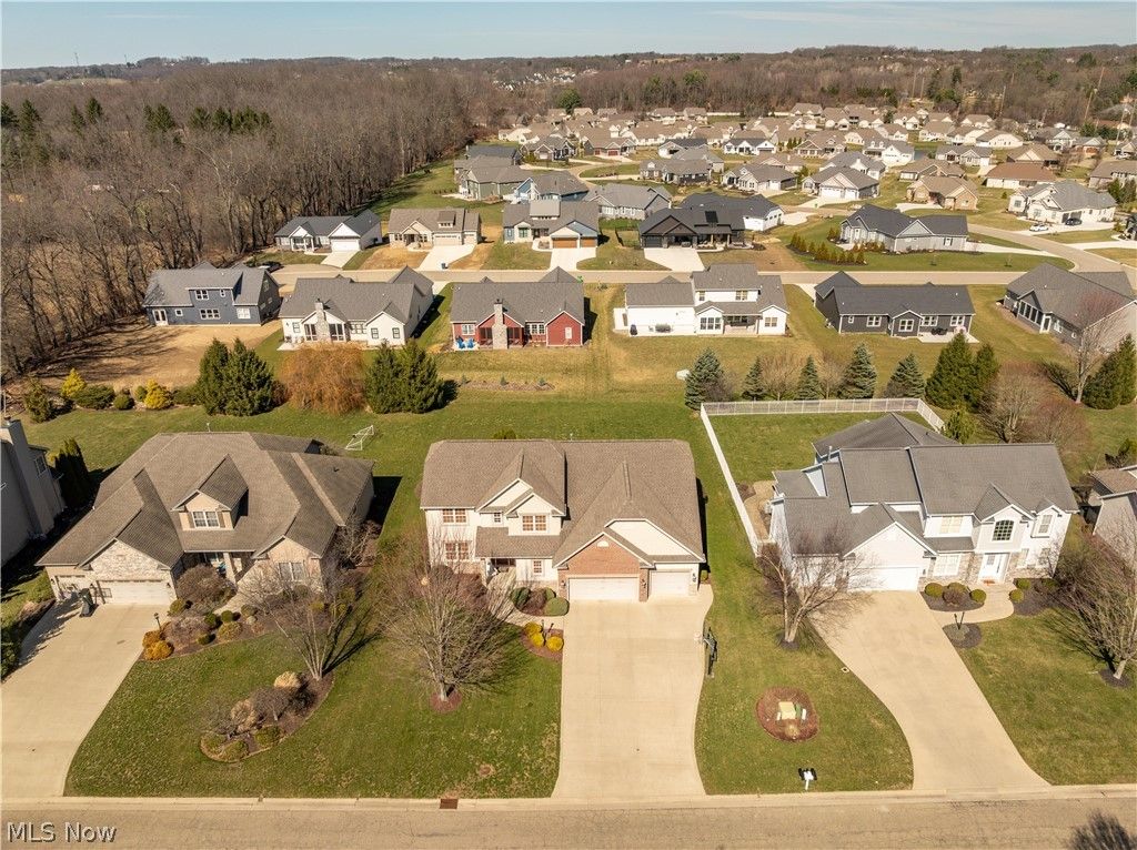 Photo of 8811 Scotsbury Street NW, Massillon, OH 44646 (MLS # 5190679)