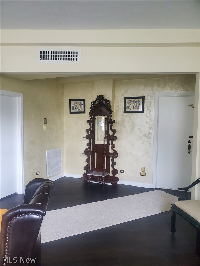 South Park Manor Condo - Residential