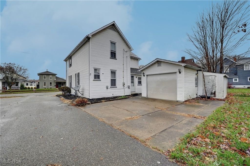 Photo of 322 E 4th Street, New Philadelphia, OH 44622 (MLS # 5175484)