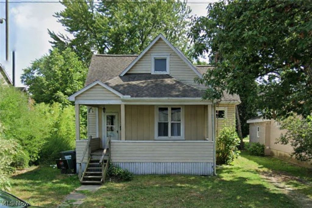 Photo of 134 W Cambridge Street, Alliance, OH 44601 (MLS # 5205272)