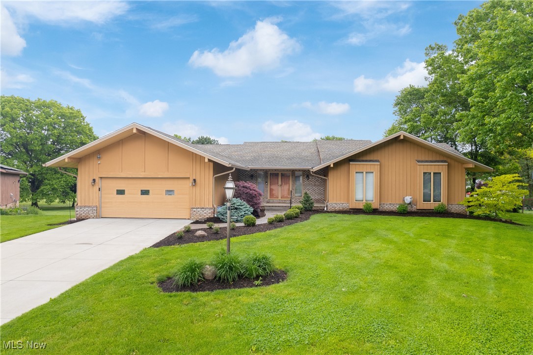 3751 Muirfield Drive, Uniontown, Ohio image 1