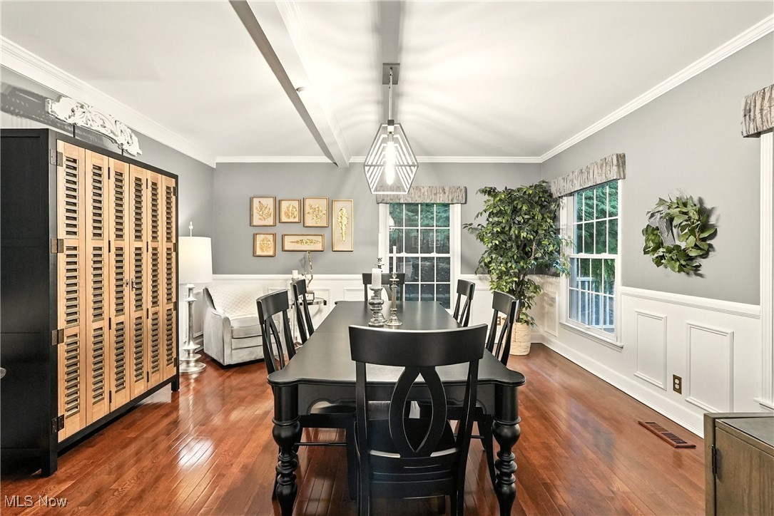 Willoughby Hills, Ohio 44094, United States, 4 Bedrooms Bedrooms, ,4 BathroomsBathrooms,Residential,Active,187184