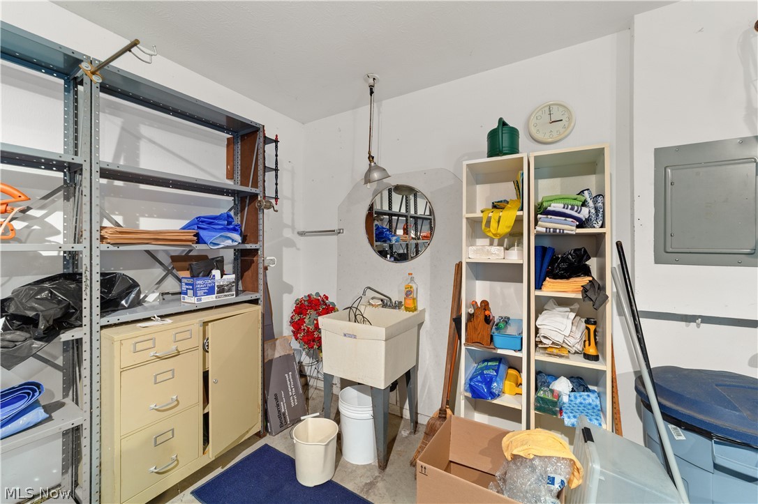 Halle Pointe Condo - Residential