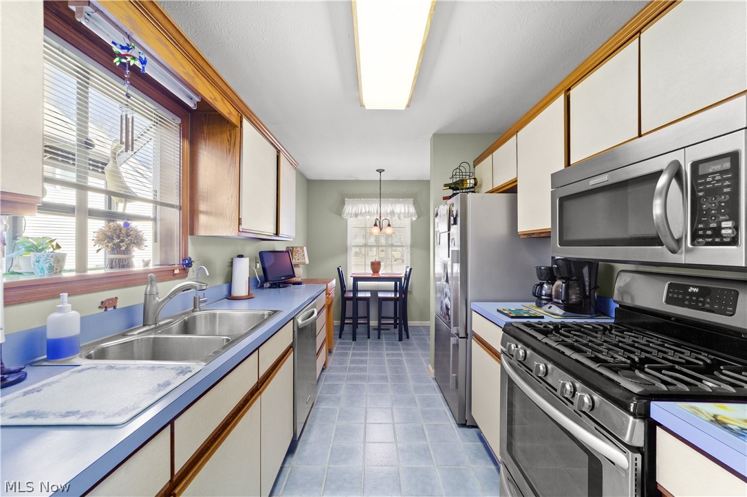 Halle Pointe Condo - Residential