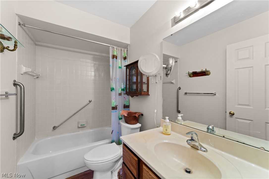 Halle Pointe Condo - Residential