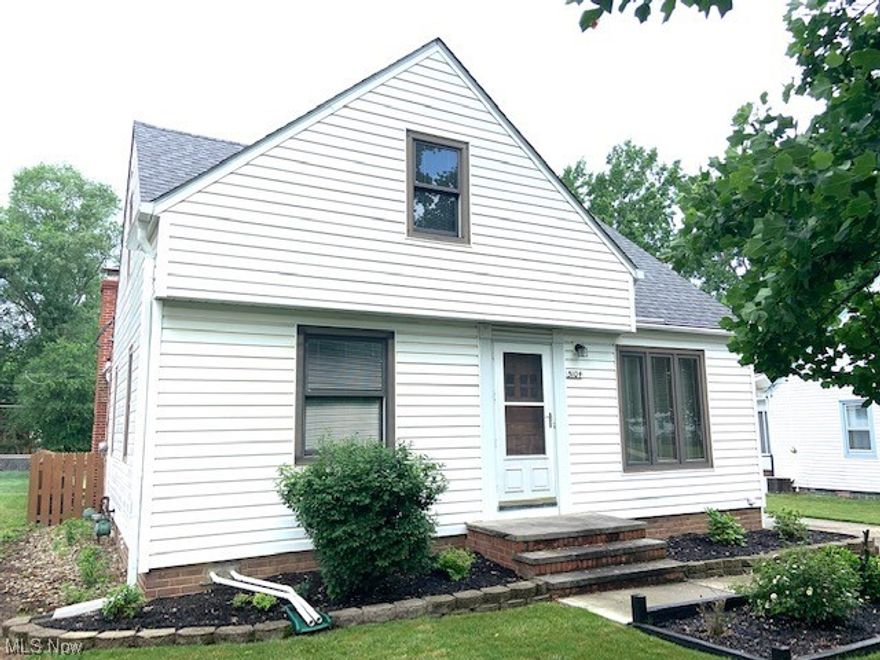 Don't miss out on this spectacular and very well maintained home that is ready for you to move in!  This home features a very spacious and open kitchen that leads into the family room with a beautiful fireplace.  The 2 bedrooms on the first floor with extra closet space in the hallway.  Also a large bedroom upstairs, with extra storage.  All appliances stay and the sunsetter awning on the back deck!  There is a full bath on the first floor and an additional shower in the basement.
Don't miss this opportunity to be close to shopping, schools and the freeway.  Make your appointment today!!