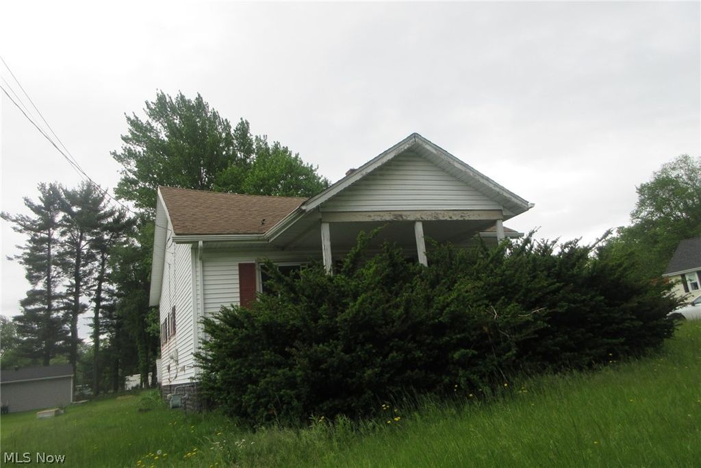 Photo of 16088 State Route 267, East Liverpool, OH 43920 (MLS # 5216650)