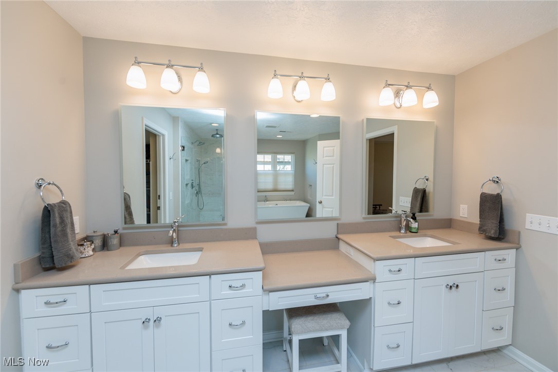 32403 Legacy Pointe Parkway, Avon Lake, Ohio image 33
