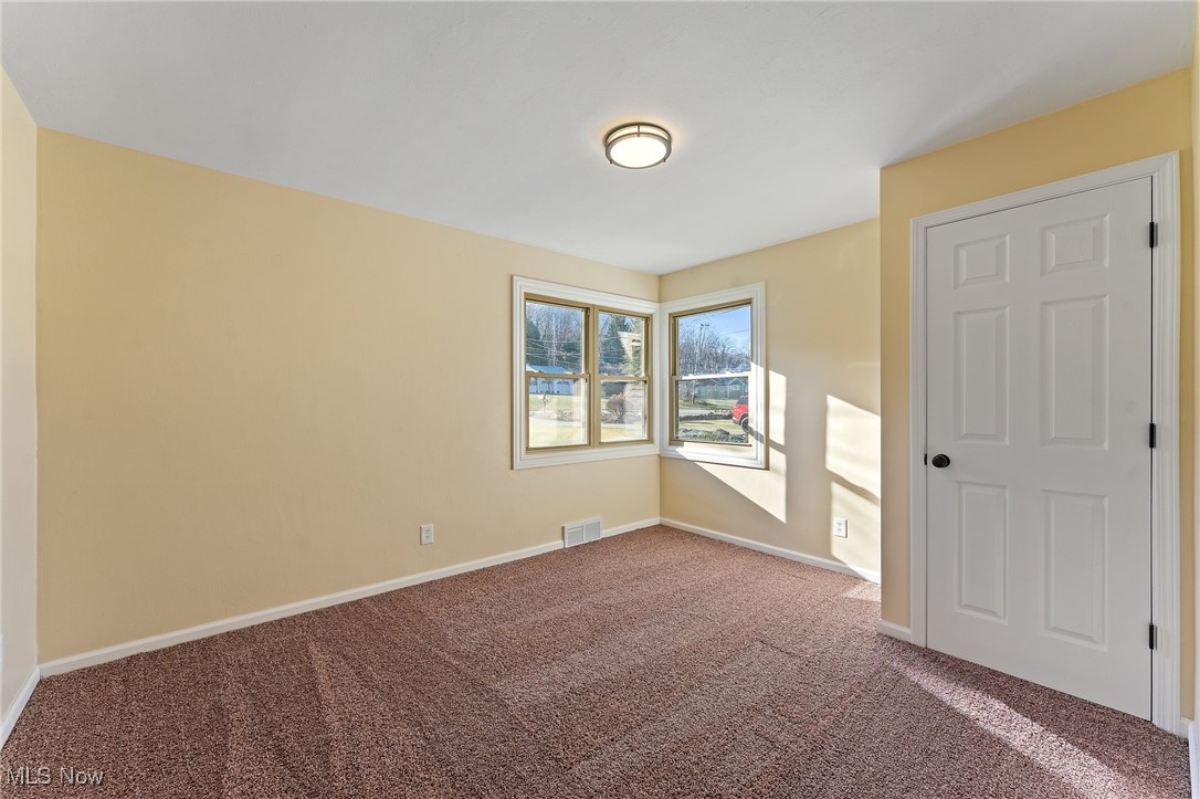 409 Golf Drive, Brookfield, Ohio image 15