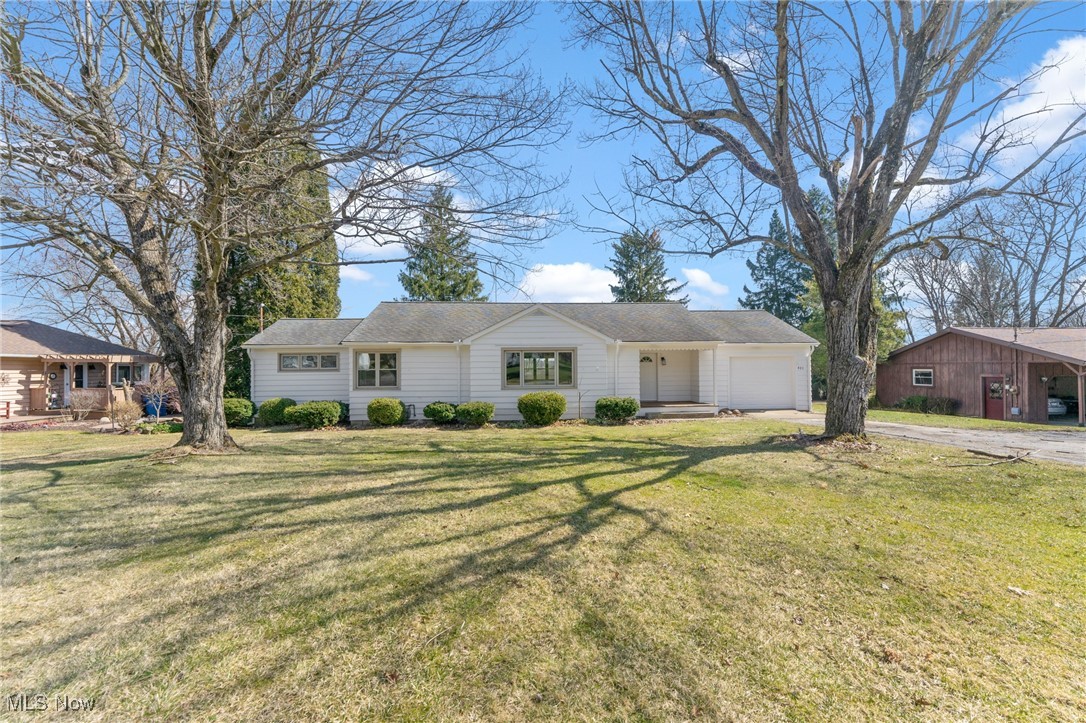 409 Golf Drive, Brookfield, Ohio image 21