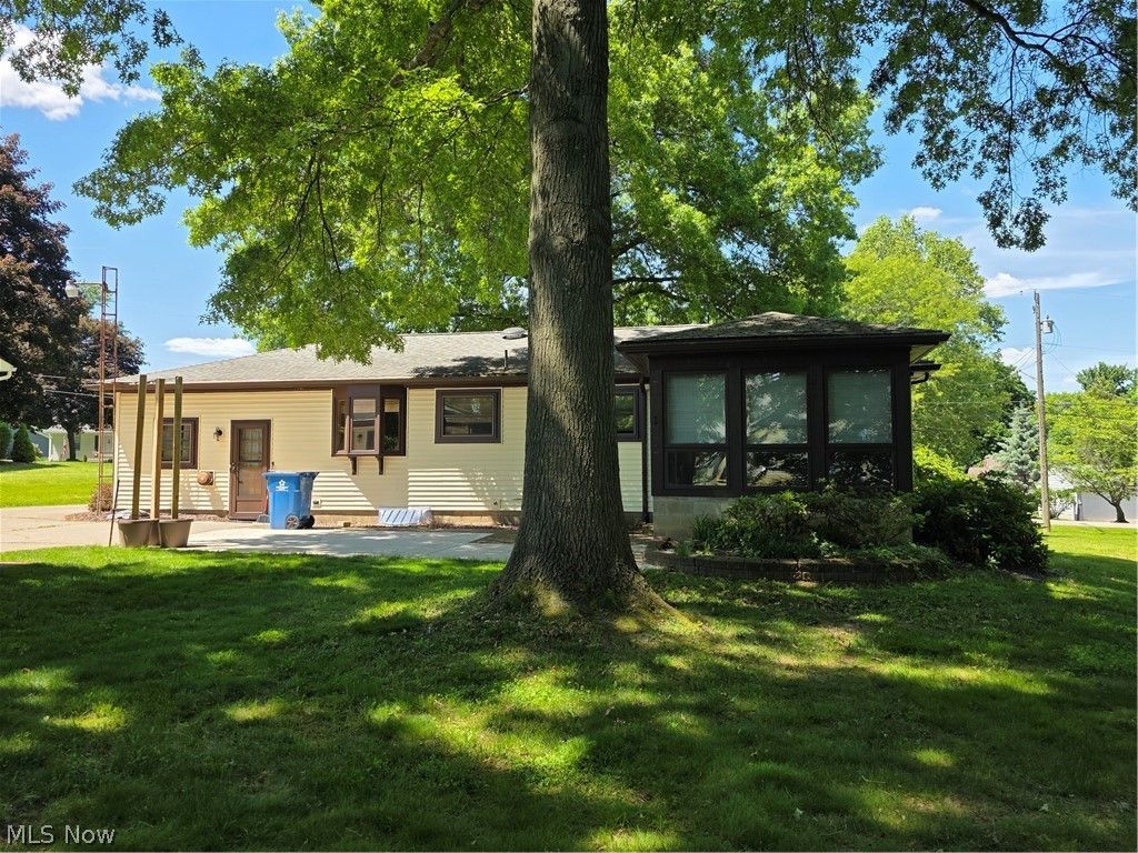Photo of 1515 E 11th Street, Salem, OH 44460 (MLS # 5215254)