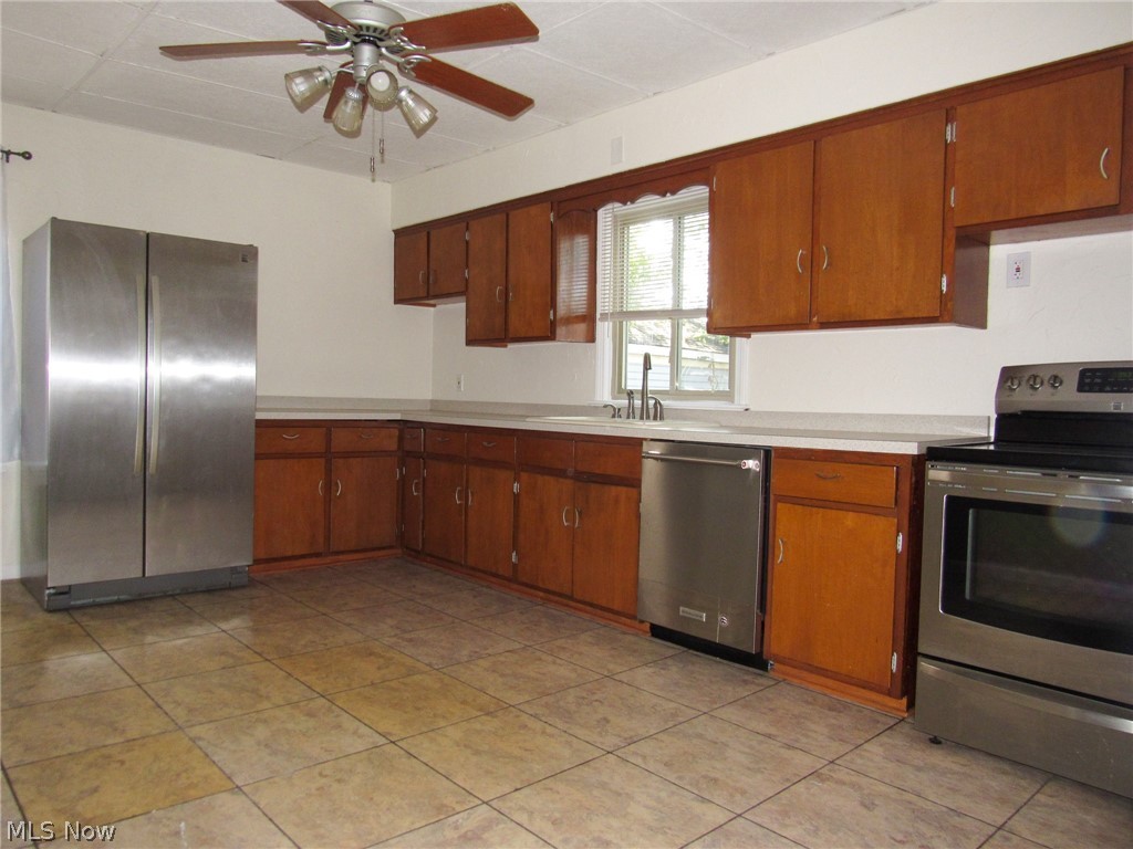 Fairlawn Sub/C W Harrahs - Residential