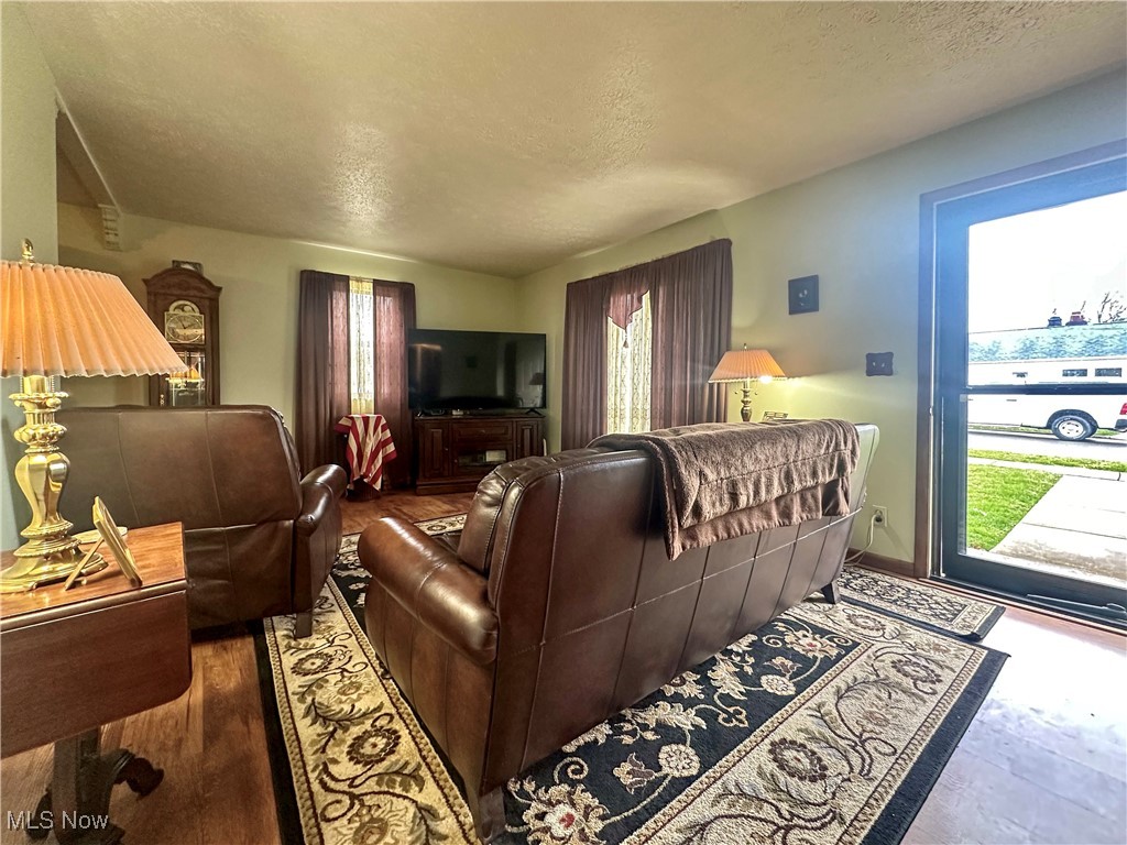 104 Mcdonald Avenue, Niles, Ohio image 2