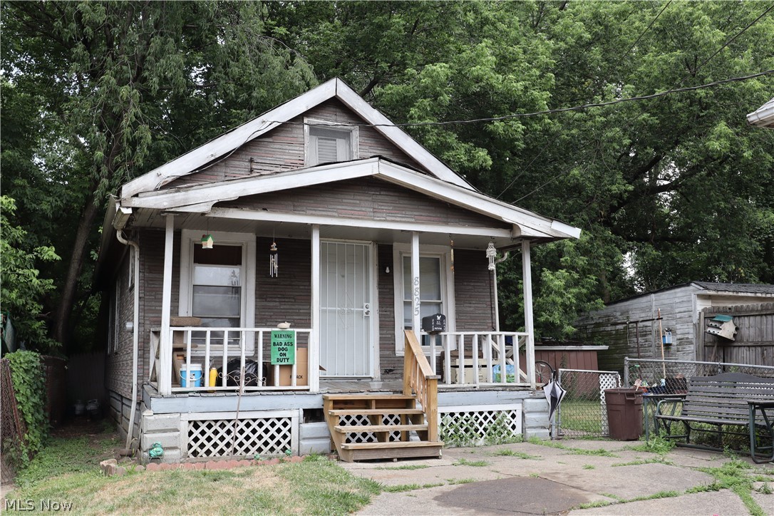 Photo 6 of 6 of 8827 Saint Catherine Avenue house