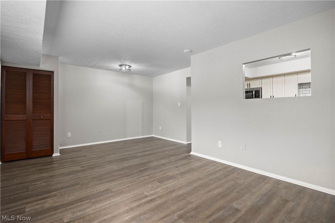 Lake Falls Condo - Residential