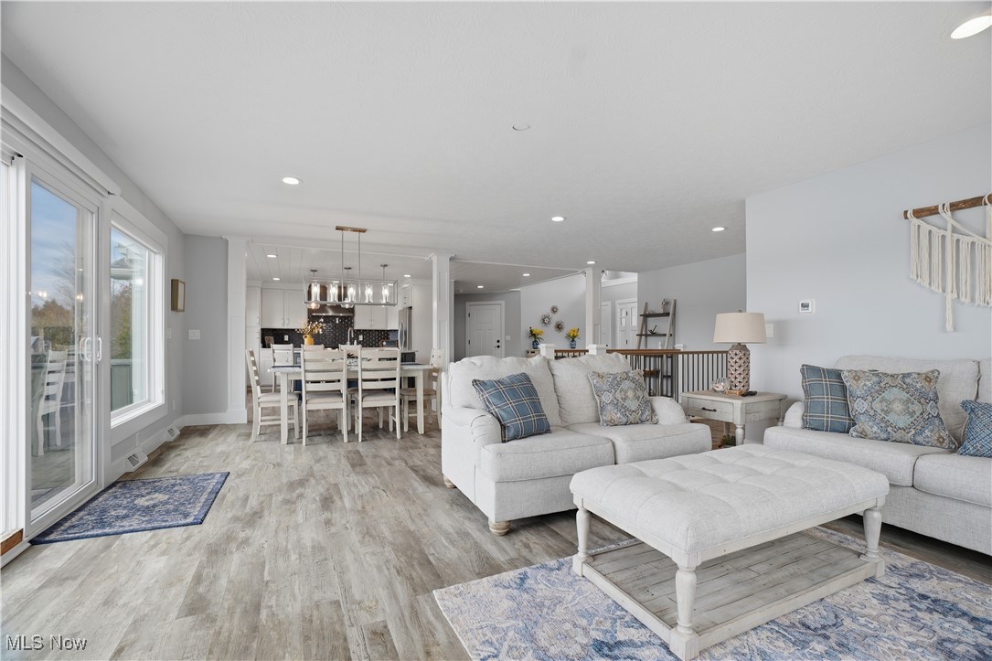 Roaming Rock Xiv - Residential