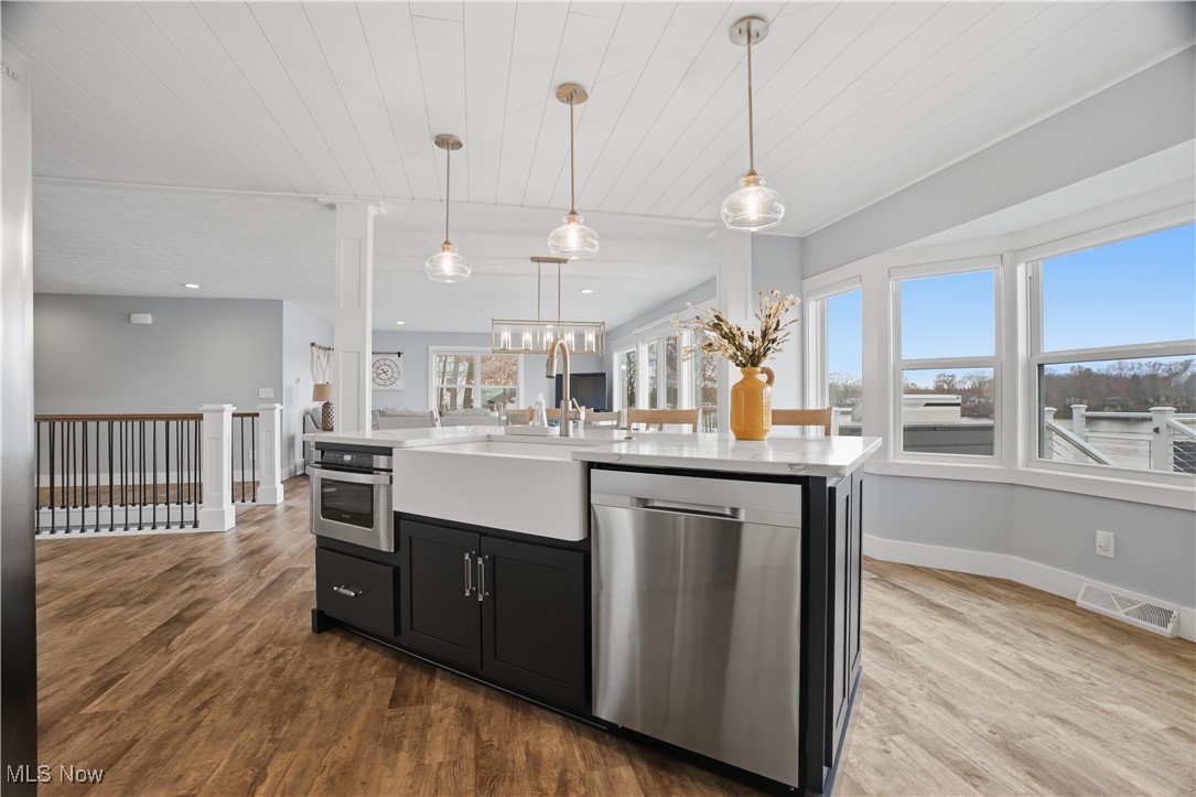 Roaming Rock Xiv - Residential