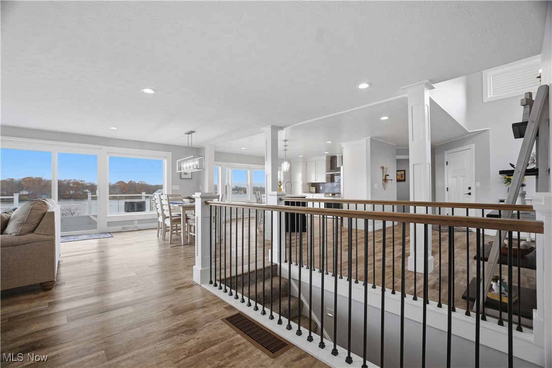 Roaming Rock Xiv - Residential