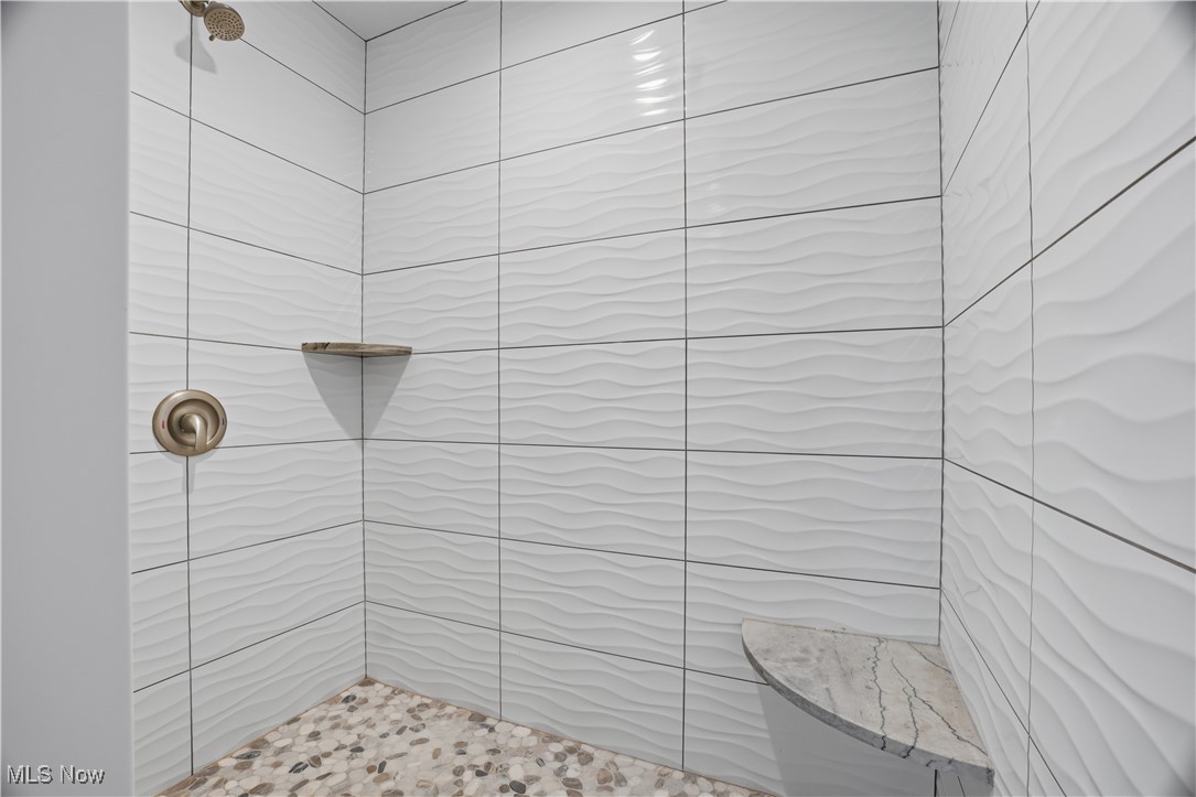 Roaming Rock Xiv - Residential