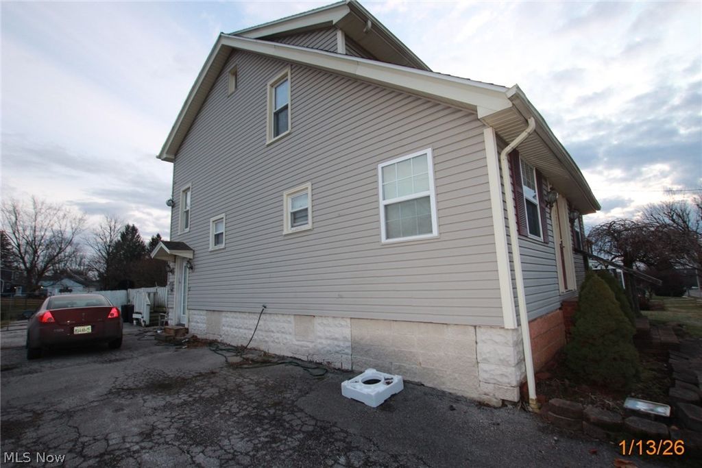 Photo of 377 Coitsville Road, Campbell, OH 44405 (MLS # 5189178)