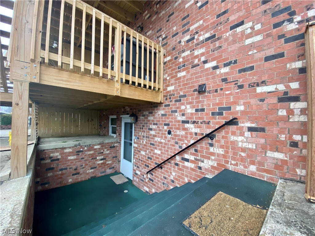 Wiltshire Condo - Residential