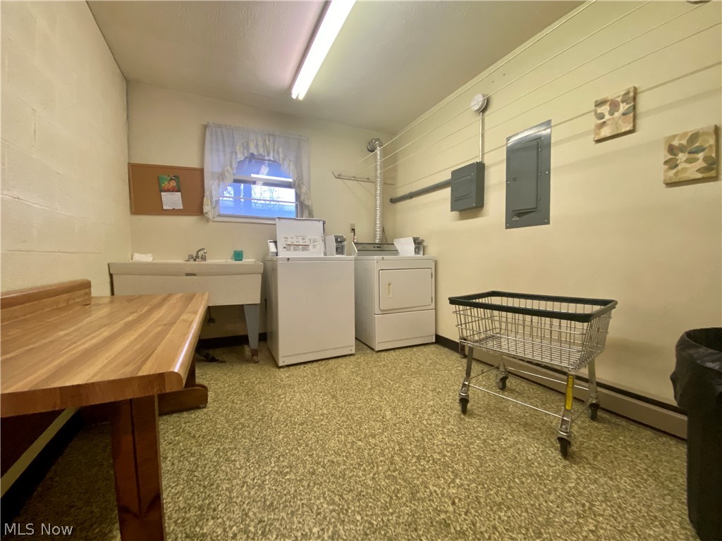 Wiltshire Condo - Residential