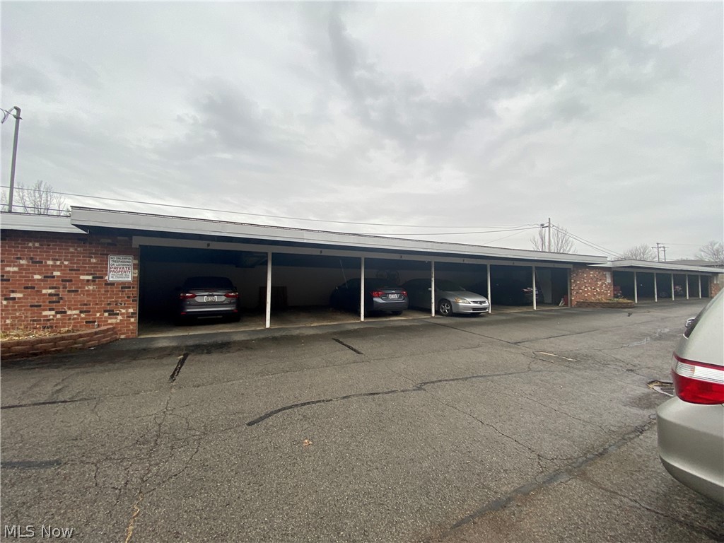 Wiltshire Condo - Residential