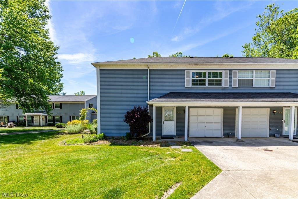 Photo of 13652 Oakbrook Drive, North Royalton, OH 44133 (MLS # 5215971)