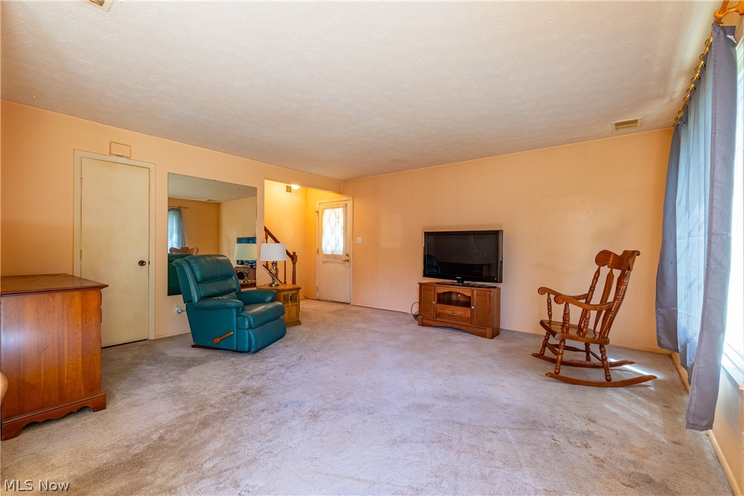 13652 Oakbrook Drive