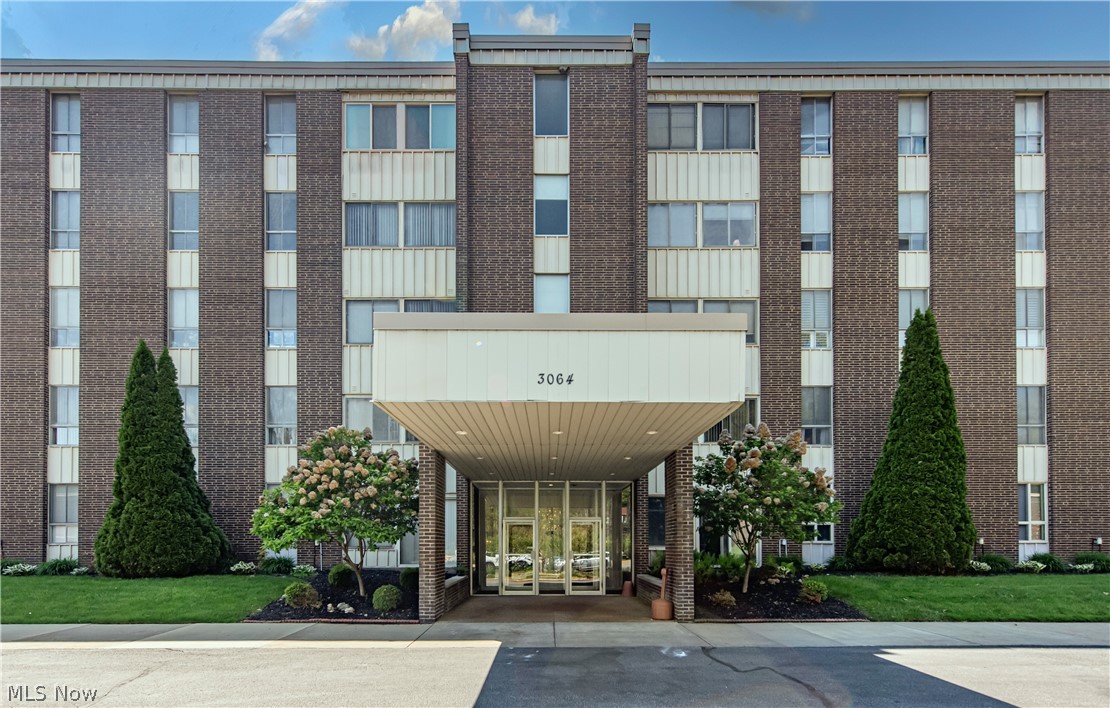 Silver Lake Towers Condo - Residential