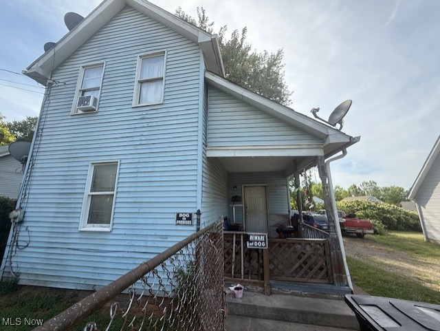 Welcome to 1148 Marcy Street, a smart investment opportunity in the heart of Akron. This charming colonial-style home offers 3 bedrooms, 1 bathroom, and 1,188 square feet of living space. The property is currently leased to reliable, long-term tenants, making it a turnkey addition to any investor’s rental portfolio.
Located in a convenient Akron neighborhood, the home provides easy access to schools, shopping, parks, and major commuter routes. Whether you’re expanding your holdings or starting your journey in real estate investing, this property is well-positioned to provide consistent rental income with minimal effort.