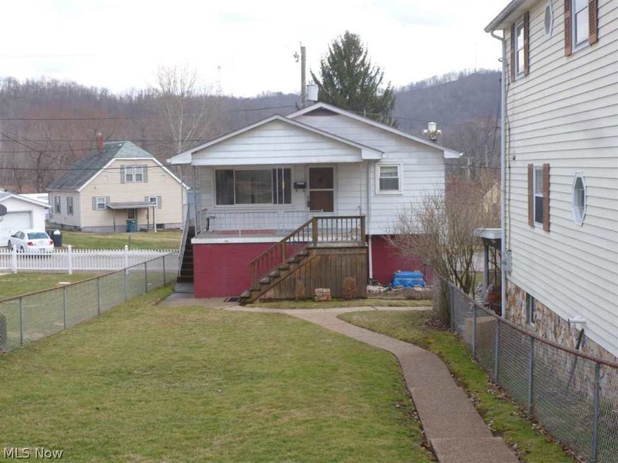 Seller will convey mineral rights. This one story home offers 1 bedroom, 1.5 baths. Nice fenced yard.