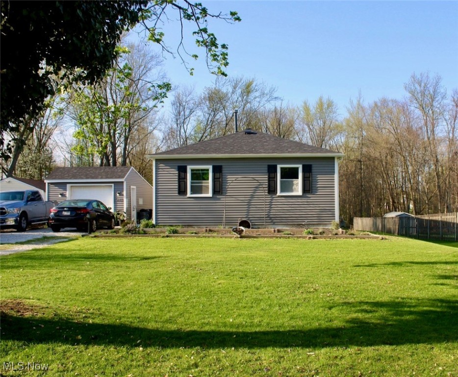 453 W Park Boulevard, Medina, Ohio image 2
