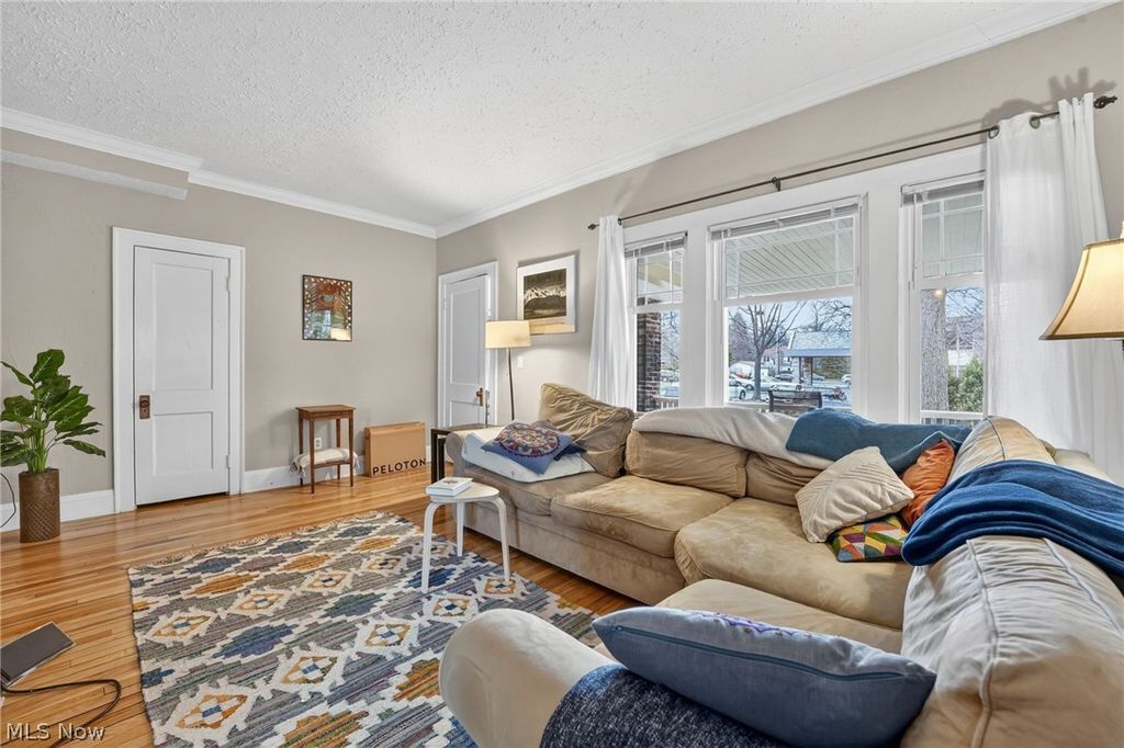 Photo of 3221 Bradford Road, Cleveland Heights, OH 44118 (MLS # 5197549)