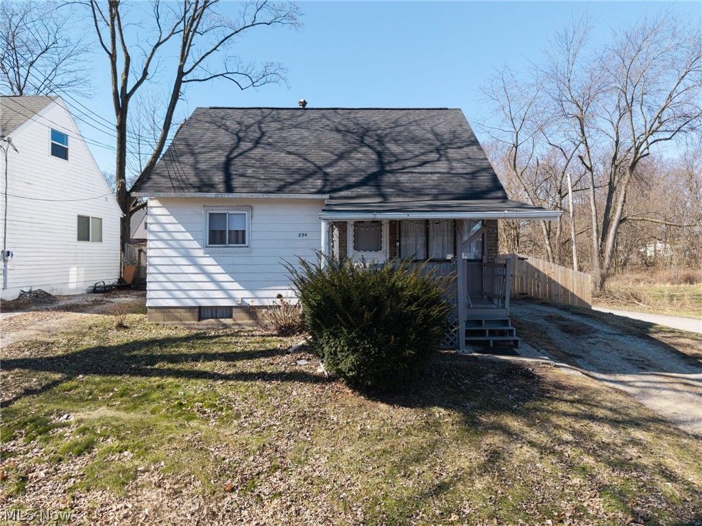 Photo of 894 Argonne Avenue, Akron, OH 44310 (MLS # 5190806)