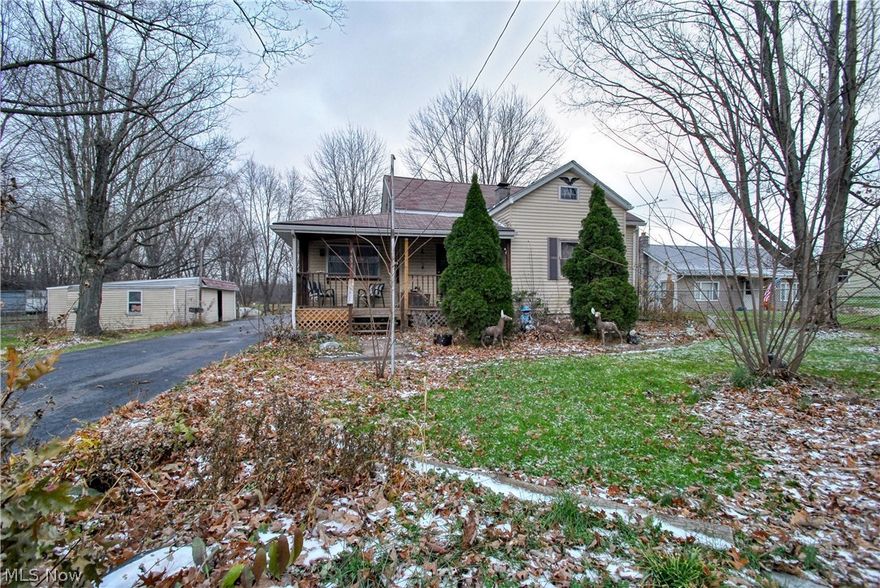 Ready to make your dream's a reality? This perfect four bed , two bath house sitting on a vast 1.3 acres is ready for a new owner! Perfect for a family that's looking for a project or any investors looking for there next fixer upper. First floor mastered room with its own master bath. Plenty of living space and even more garage space! Don't miss out on the potential this house has to offer! Sold as is. Back on the market due to previous buyer unable to perform.