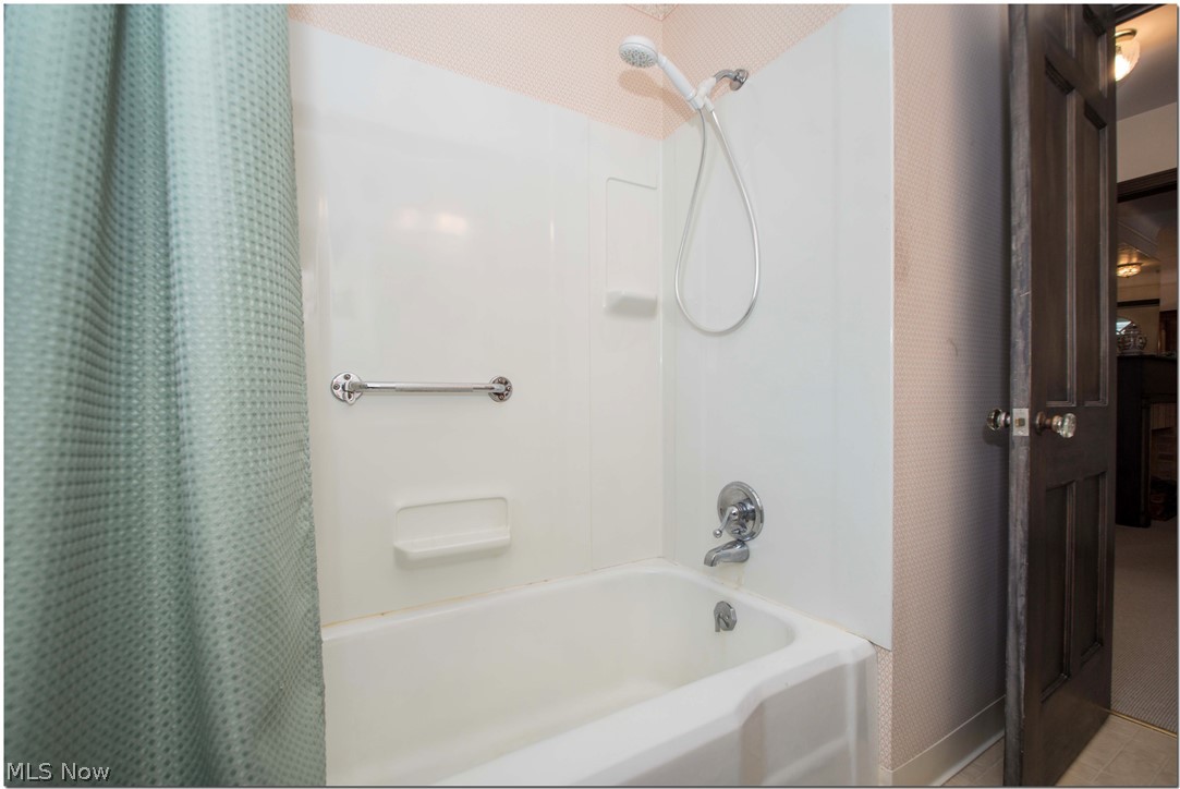 H A Stahl Props Cos Ridgewoo - Residential