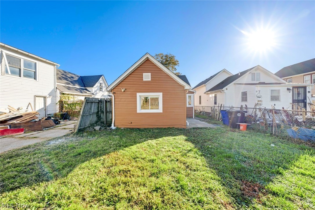 James M Hoyts - Residential Lease