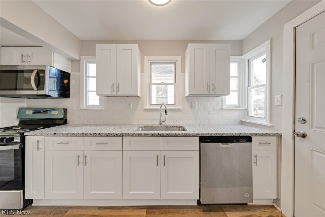 James M Hoyts - Residential Lease