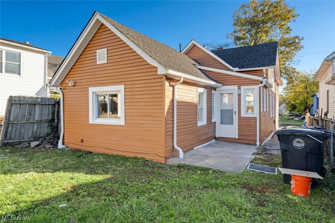 James M Hoyts - Residential Lease