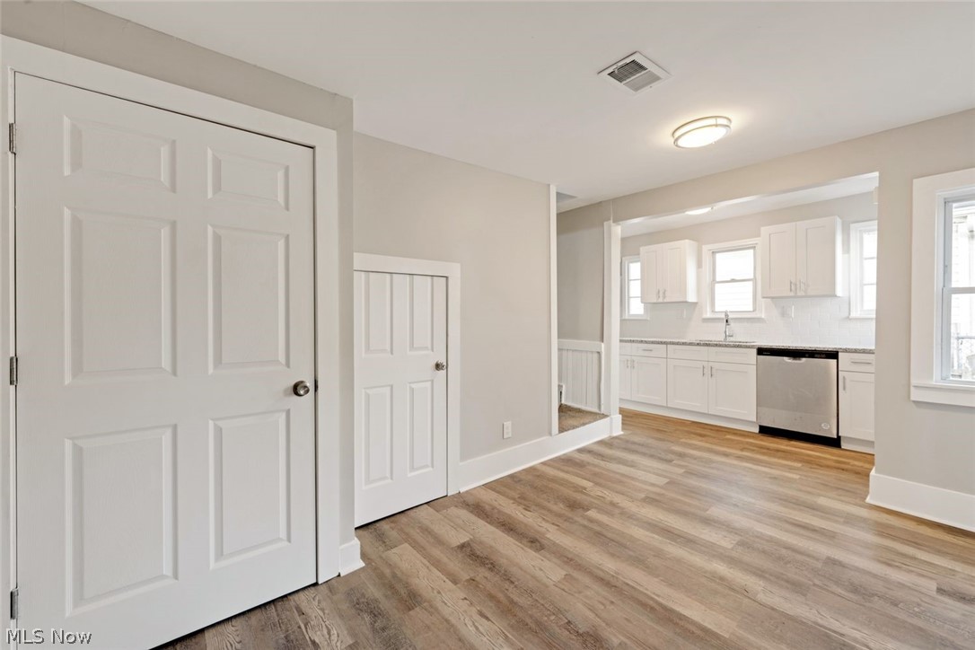 James M Hoyts - Residential Lease